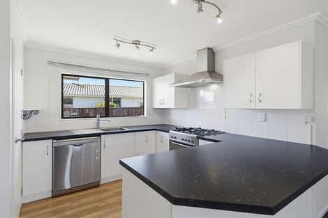 Photo of property in 22 Peter Hall Drive, Kelvin Grove, Palmerston North, 4414