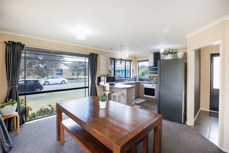Photo of property in 10 Boston Parade, Kelvin Grove, Palmerston North, 4414