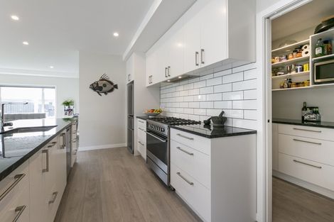 Photo of property in 18 Drovers Way, Frimley, Hastings, 4120