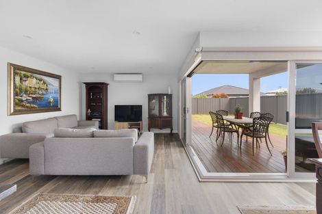 Photo of property in 8 Kaituna Place, Te Awa, Napier, 4110