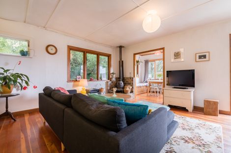 Photo of property in 187 Victory Road, Laingholm, Auckland, 0604