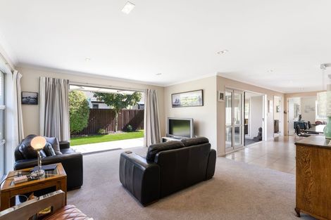 Photo of property in 21 Hyde Place, Halswell, Christchurch, 8025