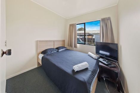 Photo of property in 18 Solveig Place, Randwick Park, Auckland, 2105