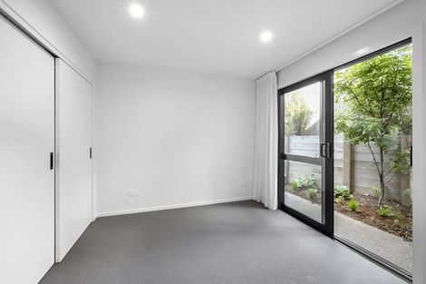 Photo of property in 30c Waiwaka Terrace, Strandon, New Plymouth, 4312