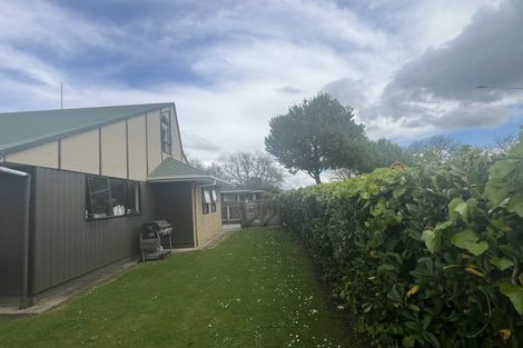 Photo of property in 2/494 Ferguson Street, Palmerston North, 4410
