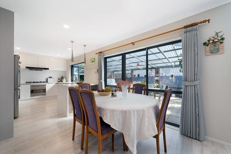 Photo of property in 37a Willerton Avenue, New Lynn, Auckland, 0600