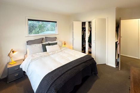 Photo of property in 4 Black Rock Road, Newlands, Wellington, 6037