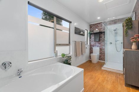 Photo of property in 14 Dip Road, Jacks Point, 9371