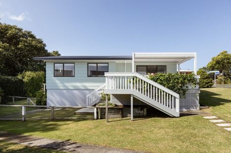 Photo of property in 2 Walnut Grove, Omokoroa, 3114
