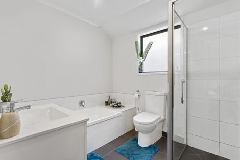 Photo of property in 17 Old Wairoa Road, Papakura, 2110