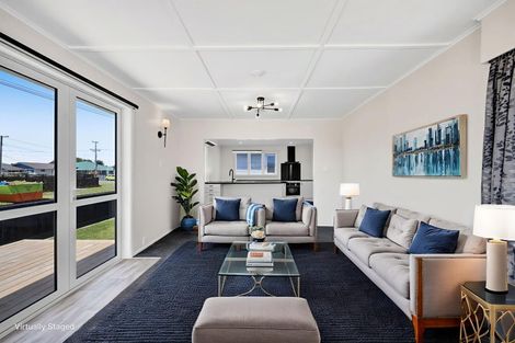 Photo of property in 1a Robbins Crescent, Hawera, 4610