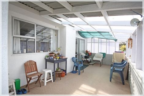 Photo of property in 6a Te Awa Street, Foxton Beach, Foxton, 4815