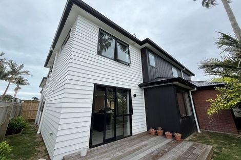 Photo of property in 6c Jern Place, Eastern Beach, Auckland, 2012