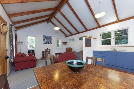 Photo of property in 79 Glenesk Road, Piha, New Lynn, 0772