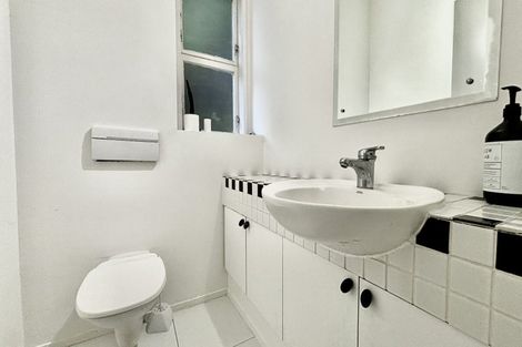 Photo of property in 9 Selkirk Way, Karori, Wellington, 6012