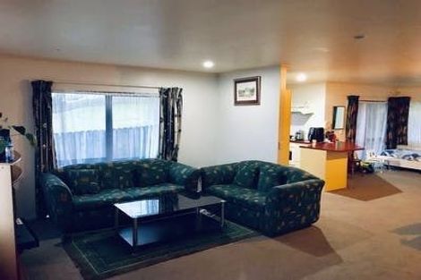 Photo of property in 51 De Havilland Drive, Goodwood Heights, Auckland, 2105