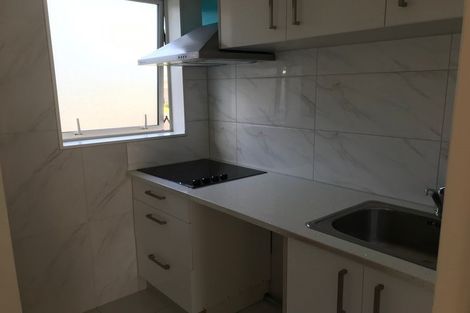 Photo of property in 33 Hutchinsons Road, Bucklands Beach, Auckland, 2014