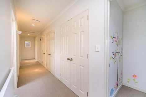 Photo of property in 100 Summerhill Drive, Fitzherbert, Palmerston North, 4410