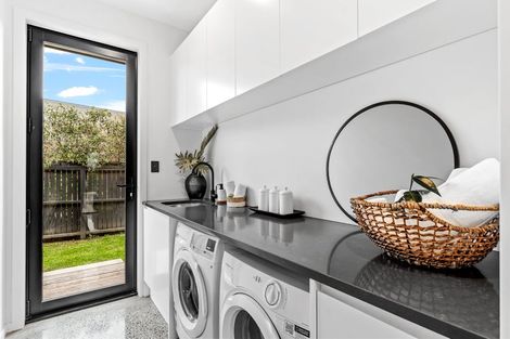 Photo of property in 2 Shearwater Lane, Point Wells, 0986