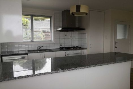 Photo of property in 13 Borrowdace Avenue, Botany Downs, Auckland, 2010