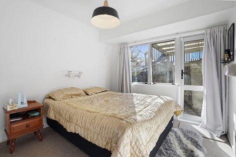 Photo of property in 1 Camellia Place, Hamilton Lake, Hamilton, 3204