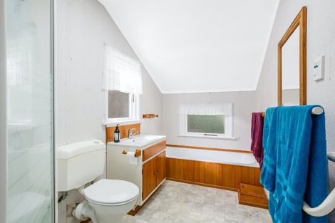 Photo of property in 33 Walter Road, Lowry Bay, Lower Hutt, 5013