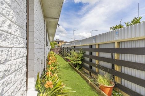 Photo of property in 2b Roys Road, Weymouth, Auckland, 2103