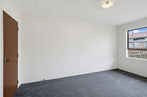 Photo of property in 2/508 Saint Aubyn, Hastings, 4122