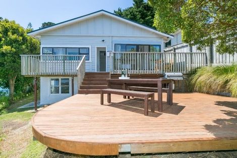 Photo of property in 16 Hudson Street, Island Bay, Wellington, 6023