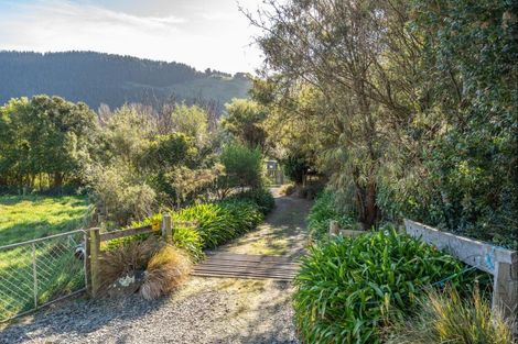 Photo of property in 1287 Okains Bay Road, Okains Bay, 7583