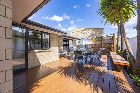 Photo of property in 61 Vinistra Road, Kumeu, 0810