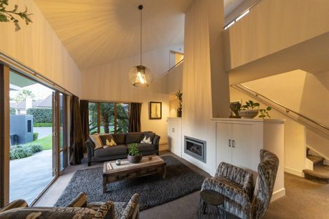 Photo of property in 15 Pastoral Lane, Hokowhitu, Palmerston North, 4410