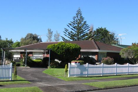 Photo of property in 2/6 Roseburn Place, Pakuranga, Auckland, 2010