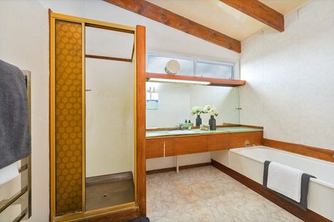 Photo of property in 42 Spence Road, Henderson, Auckland, 0612