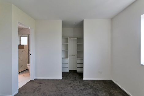 Photo of property in 17e Martin Place, Kelston, Auckland, 0602