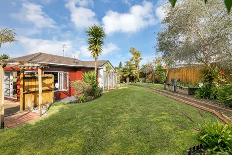 Photo of property in 49 Harmel Road, Glendene, Auckland, 0602
