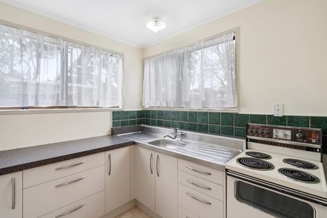 Photo of property in 2 Glucina Place, Glen Eden, Auckland, 0602