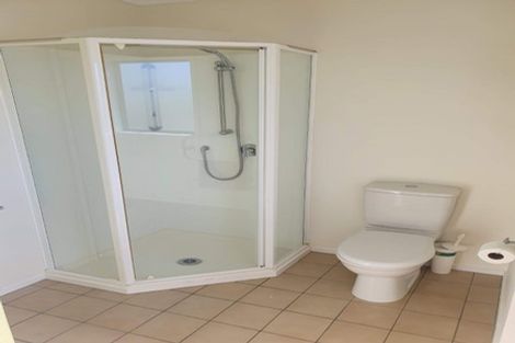 Photo of property in Harbour View Terraces, 9/170 Mokoia Road, Chatswood, Auckland, 0626