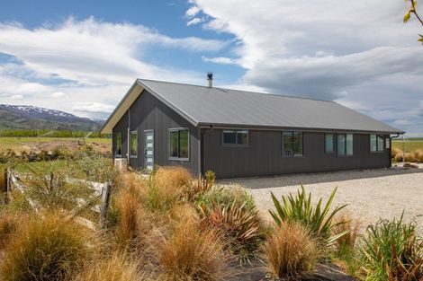 Photo of property in 27 Lapins Way, Waikerikeri, Alexandra, 9391