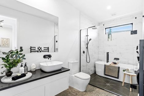 Photo of property in 2 Shearwater Lane, Point Wells, 0986