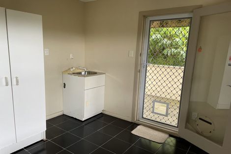 Photo of property in 2/20a Rawene Road, Birkenhead, Auckland, 0626