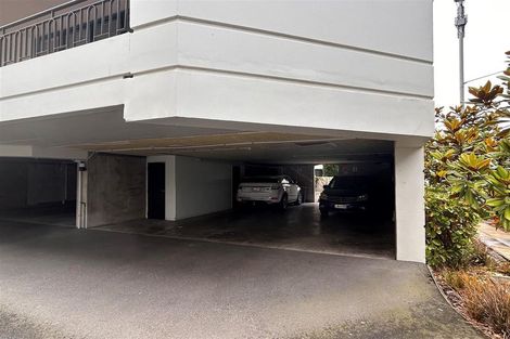 Photo of property in Regent Courts, 2/75 Gloucester Street, Christchurch Central, Christchurch, 8013