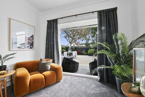 Photo of property in 372a Carrington Street, Upper Vogeltown, New Plymouth, 4310