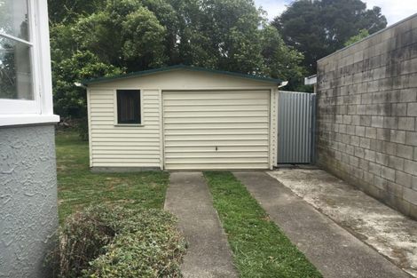 Photo of property in 8 Armitage Place, Fairfield, Hamilton, 3214