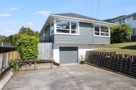 Photo of property in 75 Larsen Crescent, Tawa, Wellington, 5028