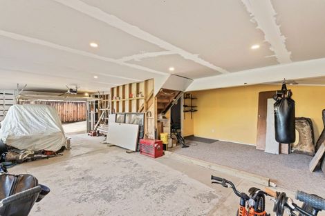 Photo of property in 17 Longview Drive, Merrilands, New Plymouth, 4312