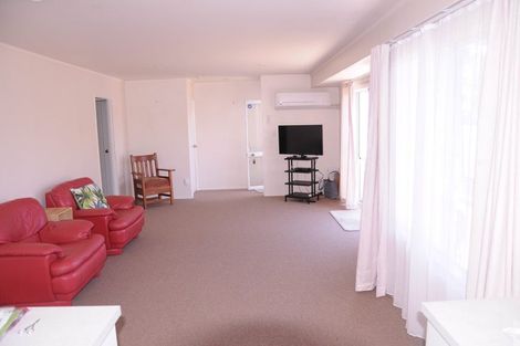 Photo of property in 2/1 Dunstall Place, Mangere Bridge, Auckland, 2022