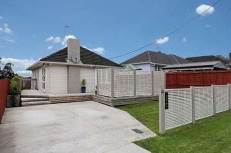 Photo of property in 1/97 Roberts Road, Te Atatu South, Auckland, 0610