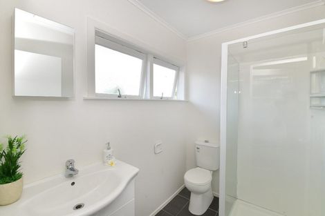 Photo of property in 73a Awaroa Road, Helensville, 0800