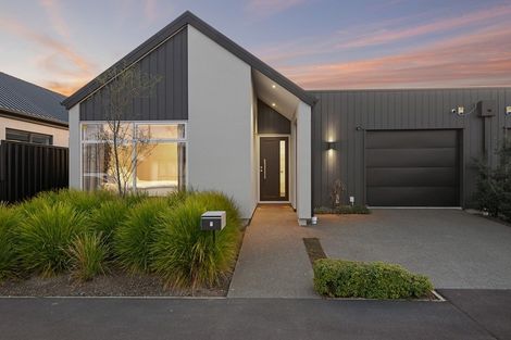 Photo of property in 7 Grey Way, Russley, Christchurch, 8042